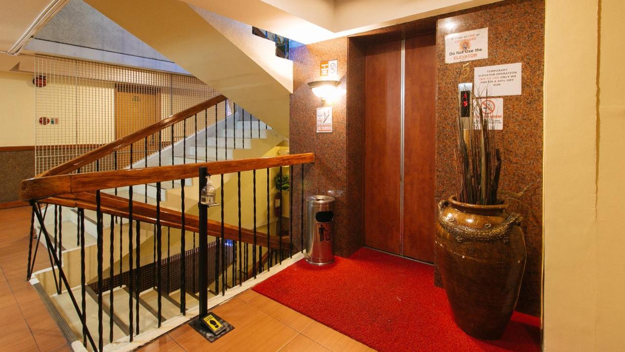 Reddoorz At Timog Avenue Quezon City Exterior photo
