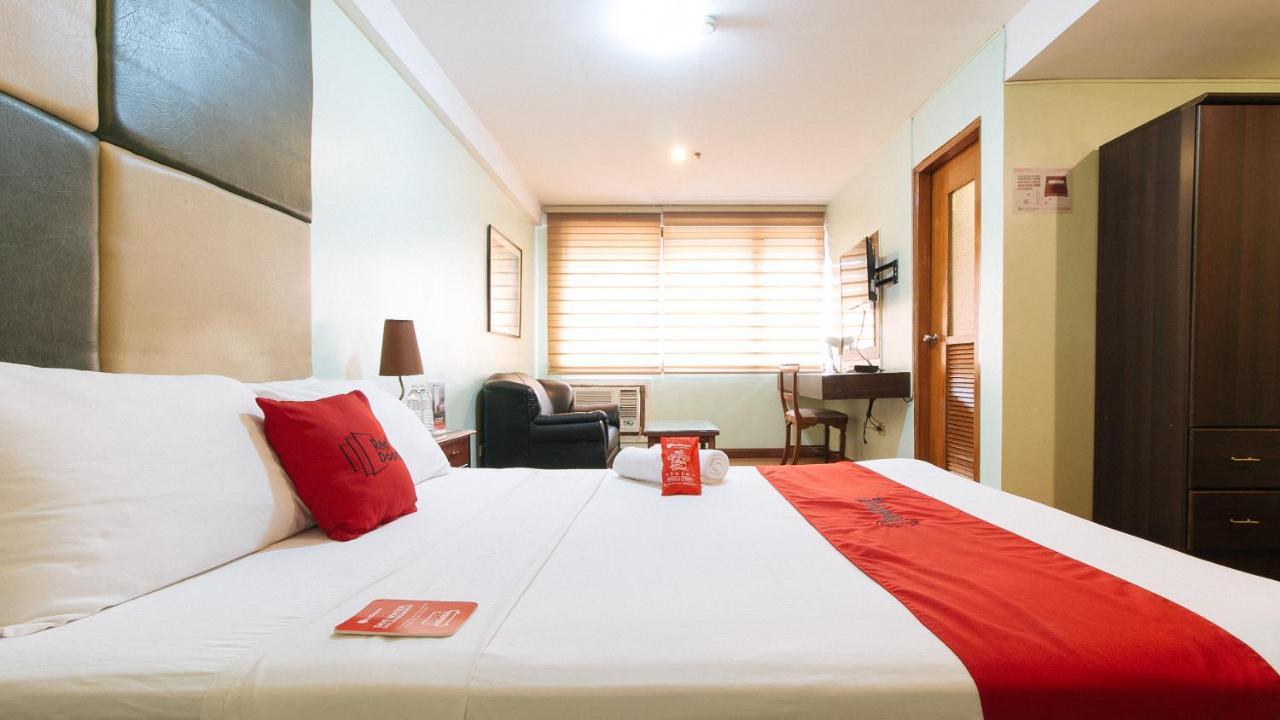 Reddoorz At Timog Avenue Quezon City Exterior photo