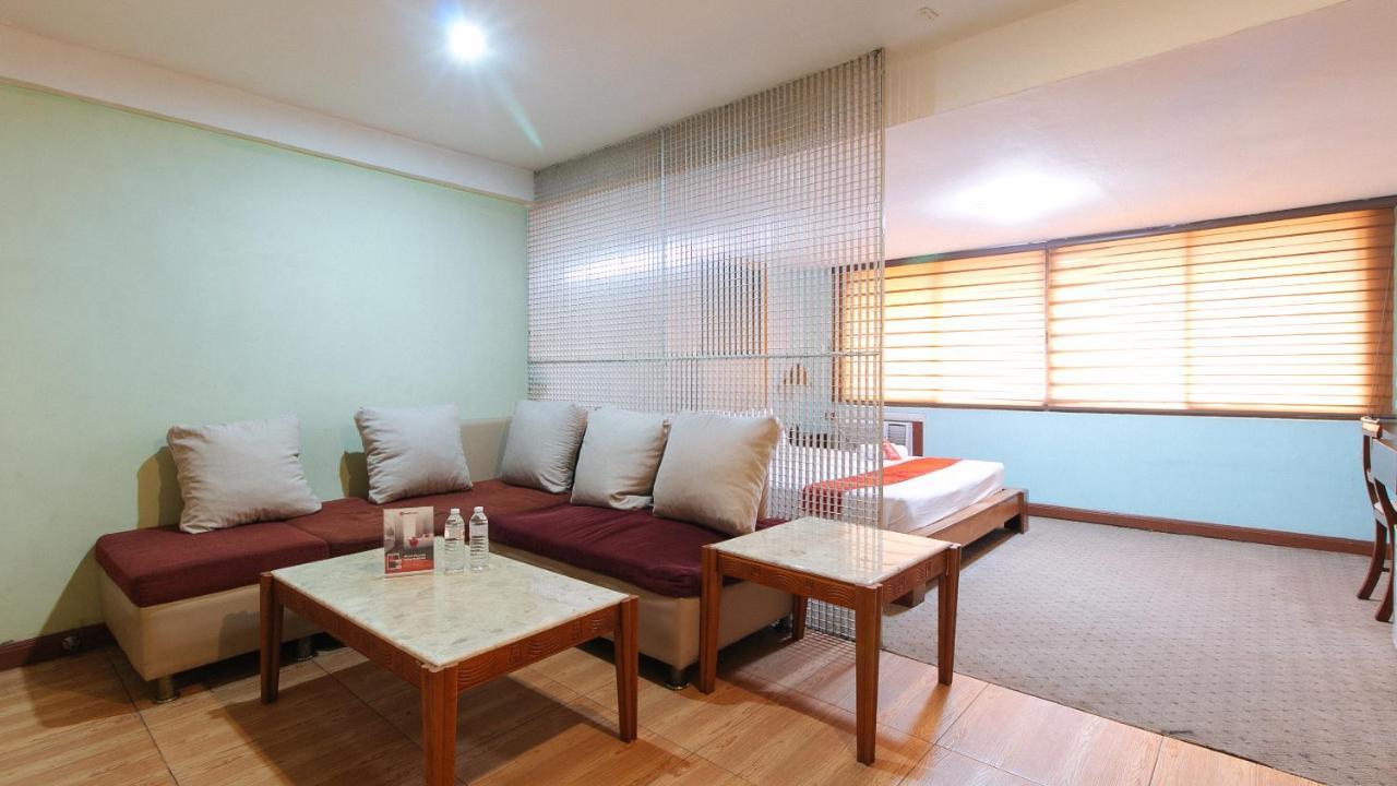 Reddoorz At Timog Avenue Quezon City Exterior photo